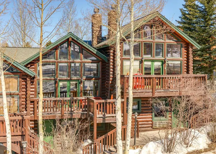 Cozy Mountain Condo Across From Snow King Ski Mtn!